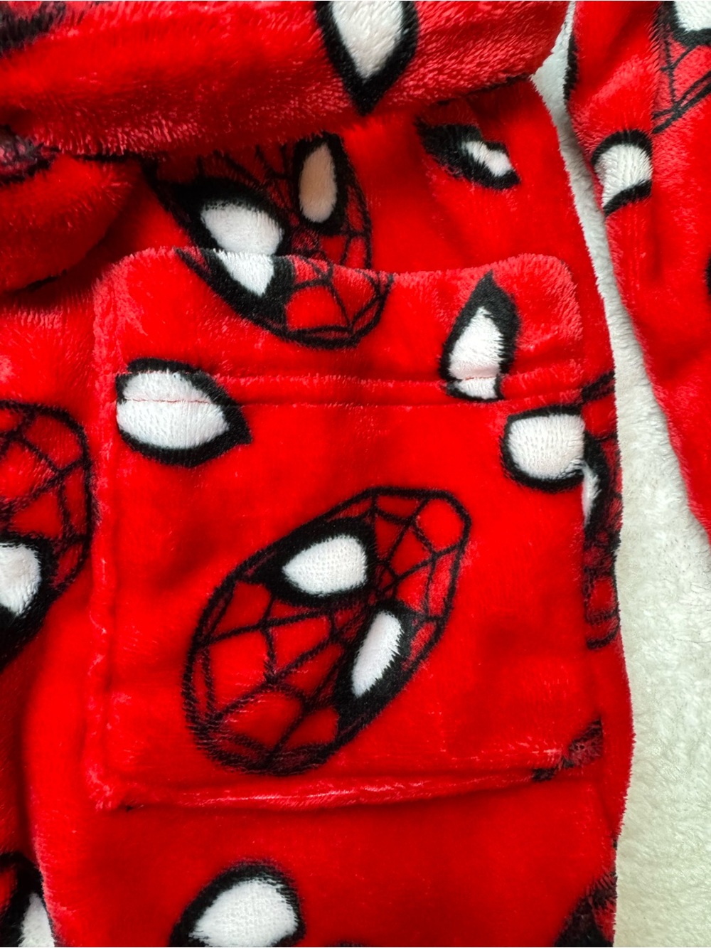 Marvel Red Spider-Man Fleece Kids Robe - Picture 2 of 12